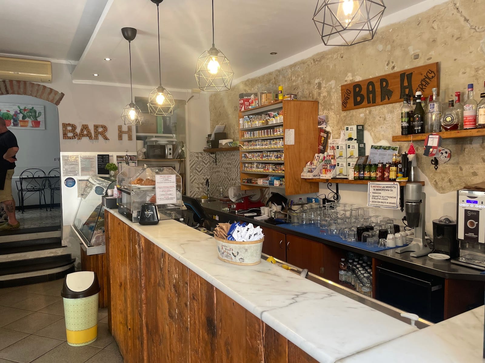 Bar H
