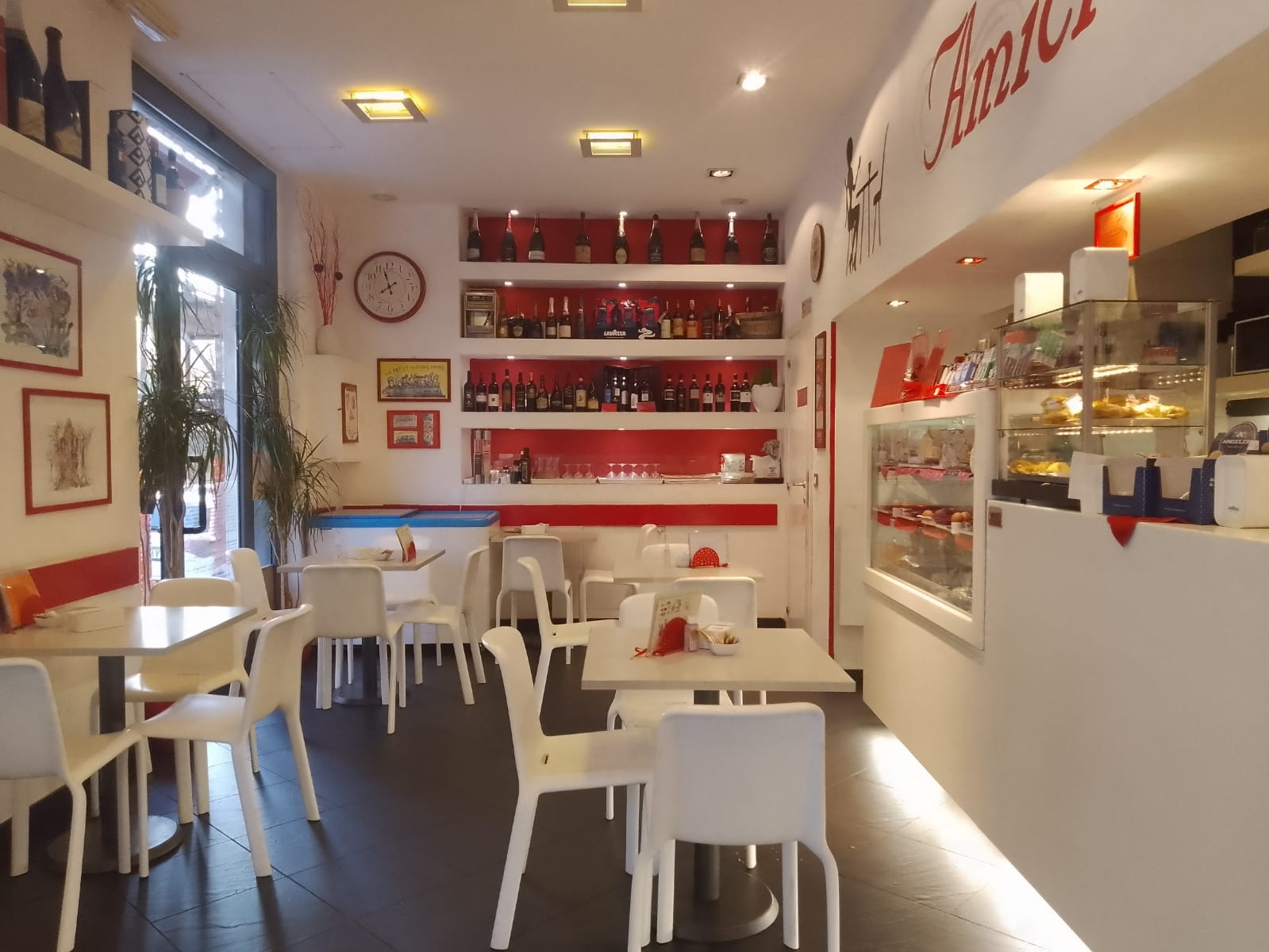 Amici's Caffè