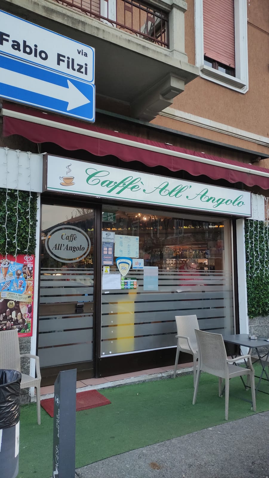 Caffè all'angolo