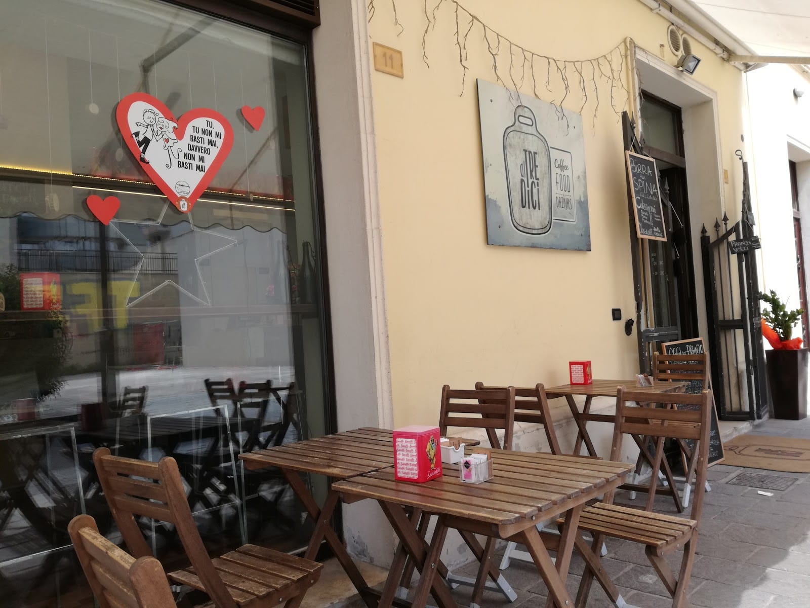 alTredici Coffee Food & Drinks