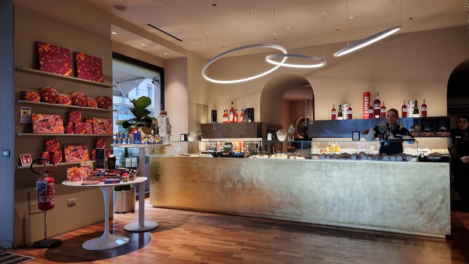 Di Bitonto Cafe luxury shop