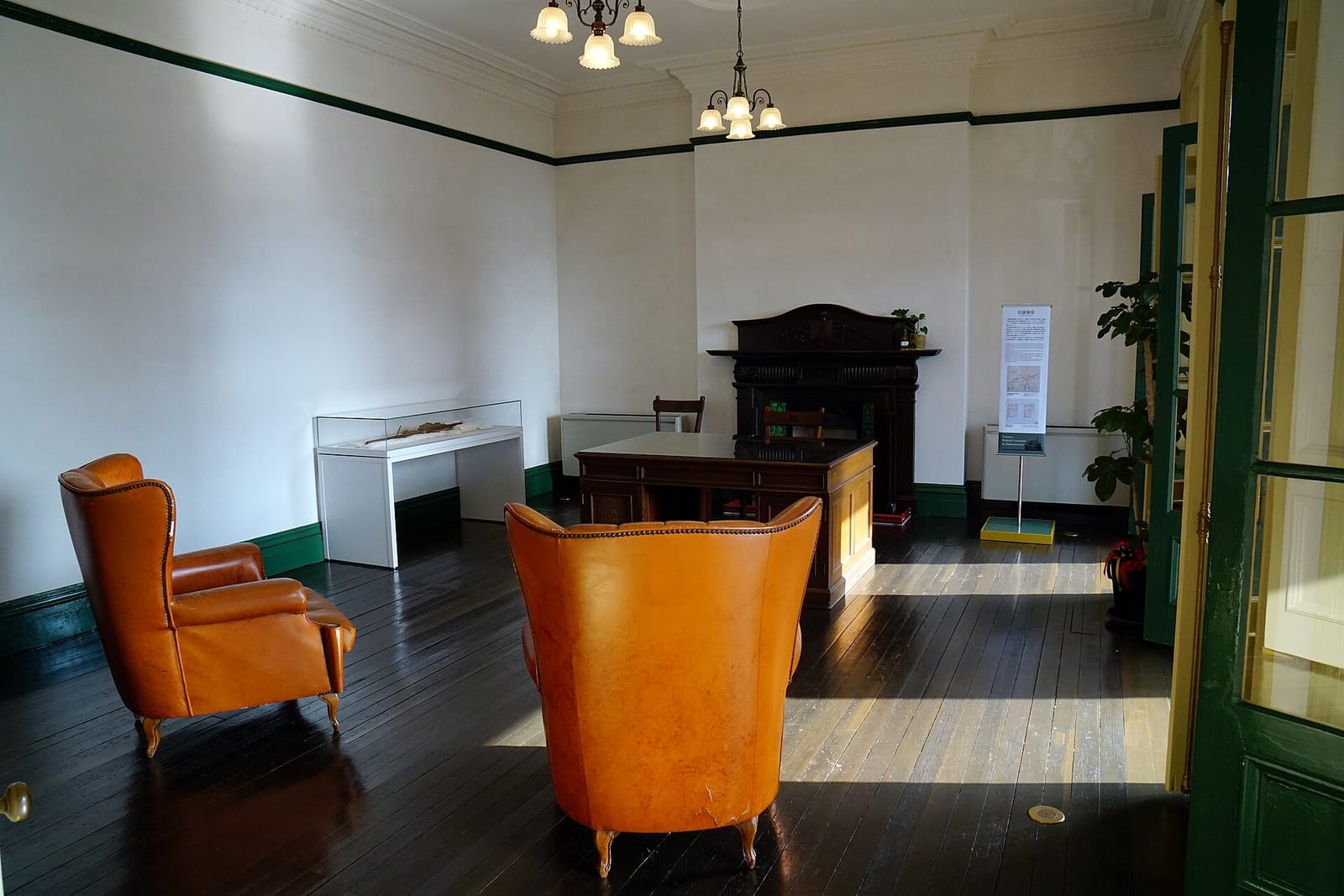 CAFE & BAR NINE