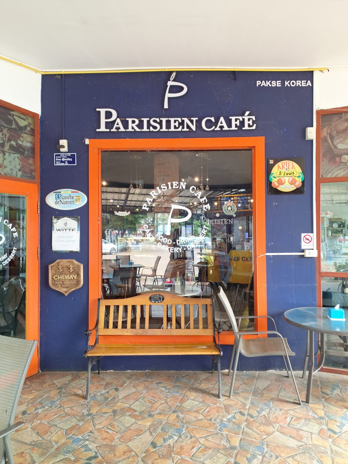 Parisien Café