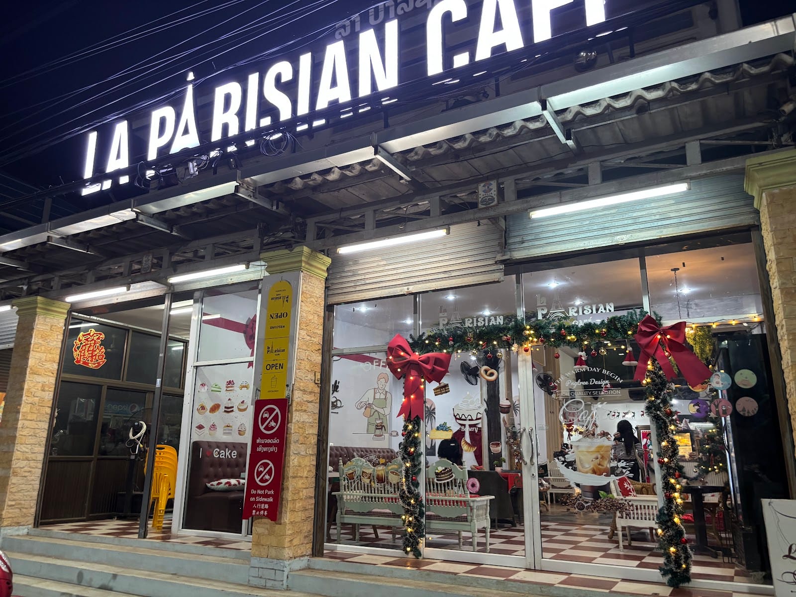 la parisian cafe