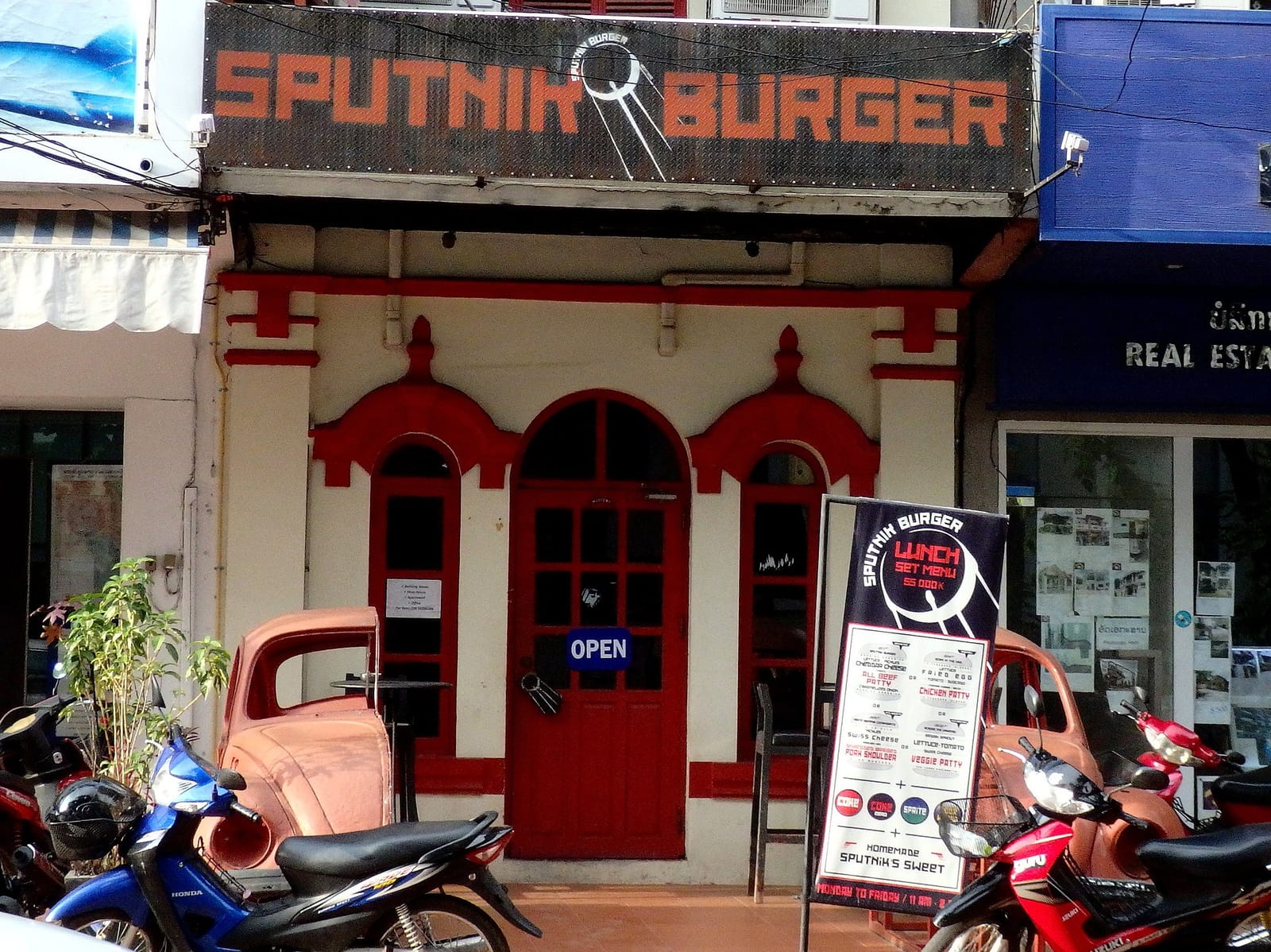 Suzette Vientiane photo 3