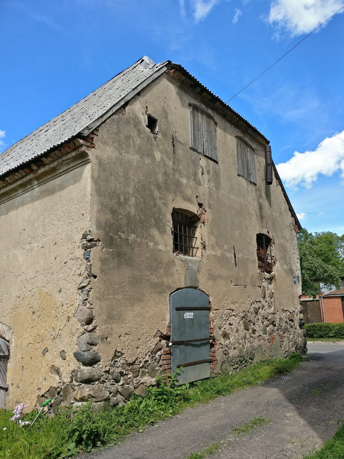 Trīs kambari photo 2