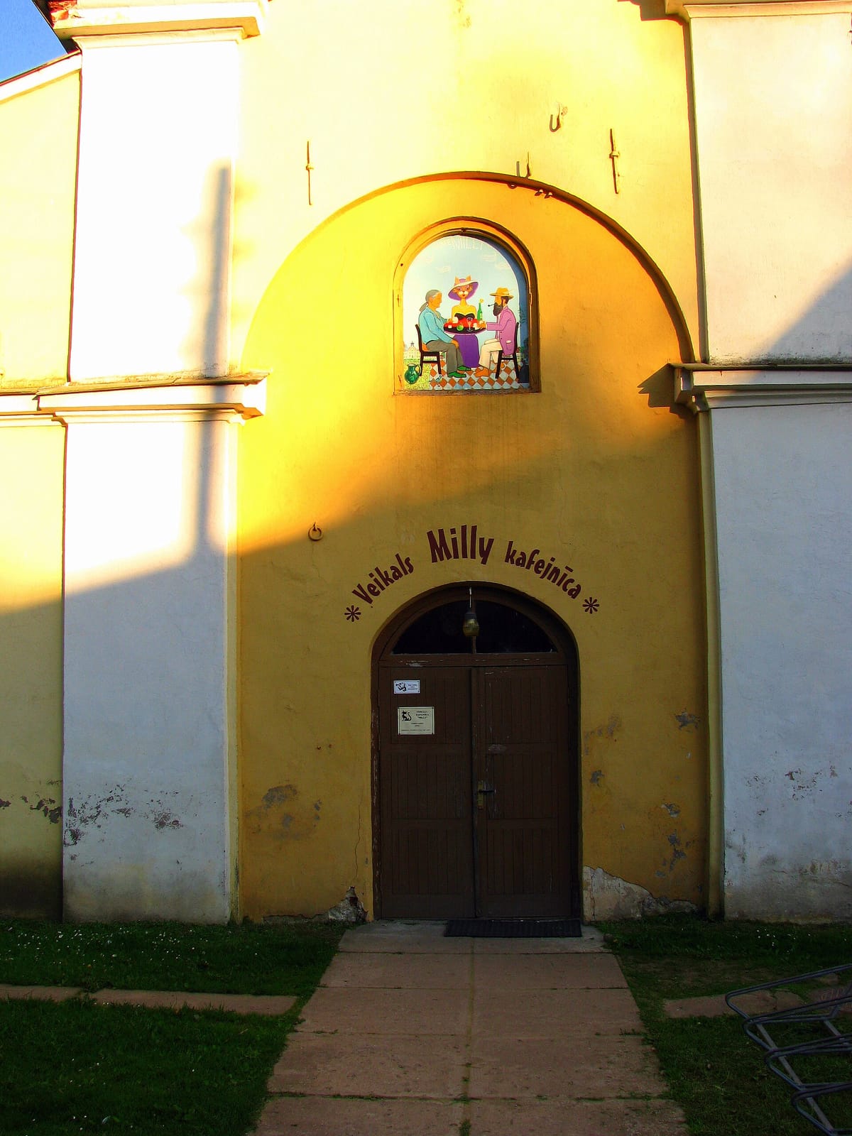 Milly photo 3