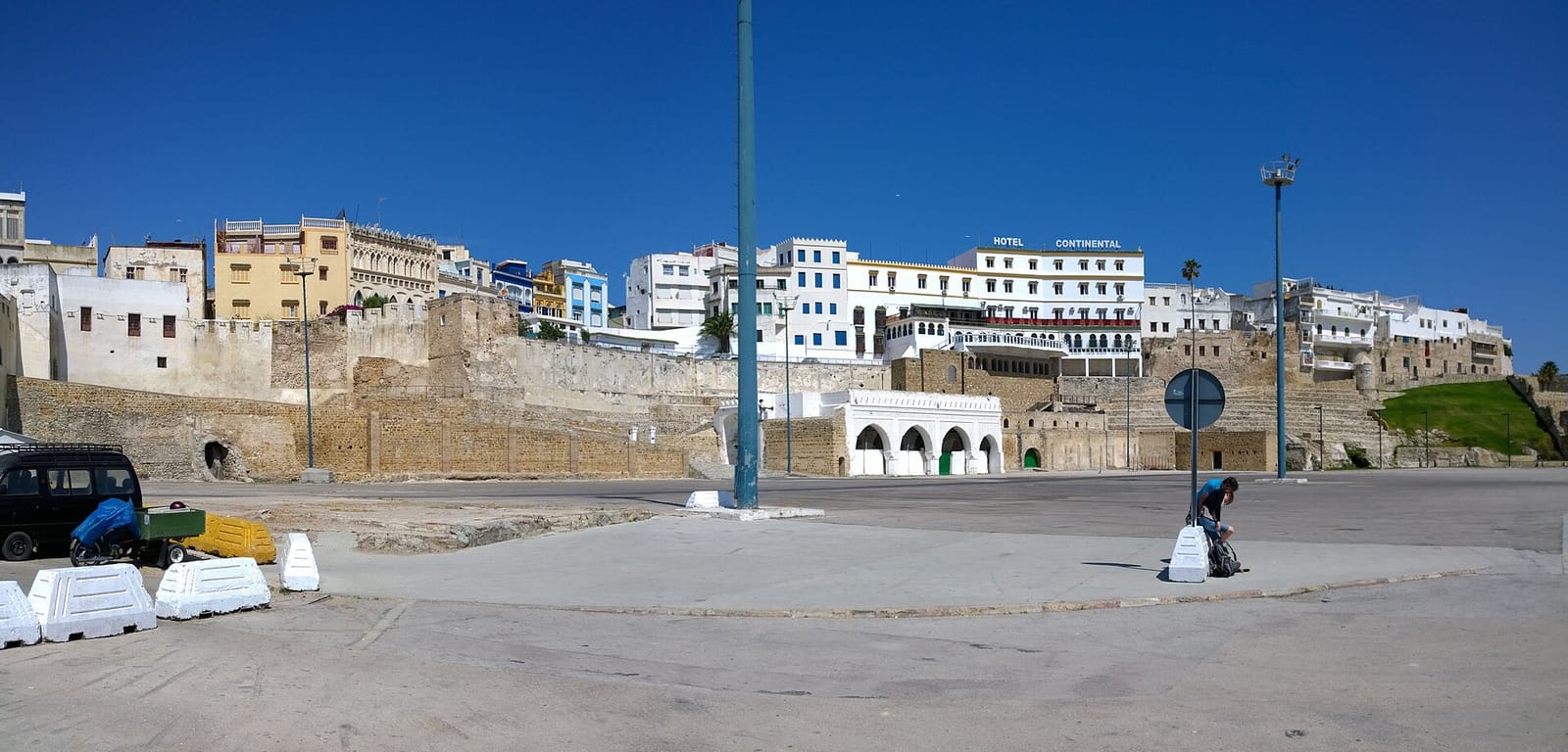 Bab Al Bahr photo 2