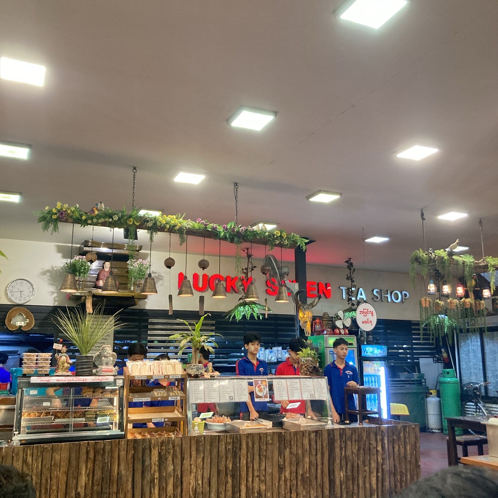 Lucky Seven Cafe