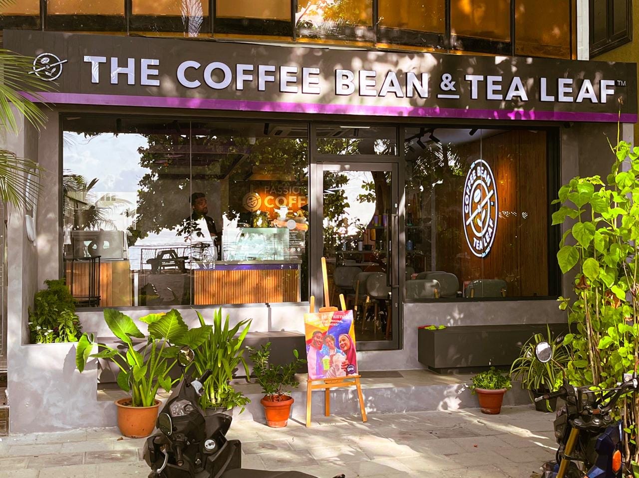The coffee bean & tea leaf
