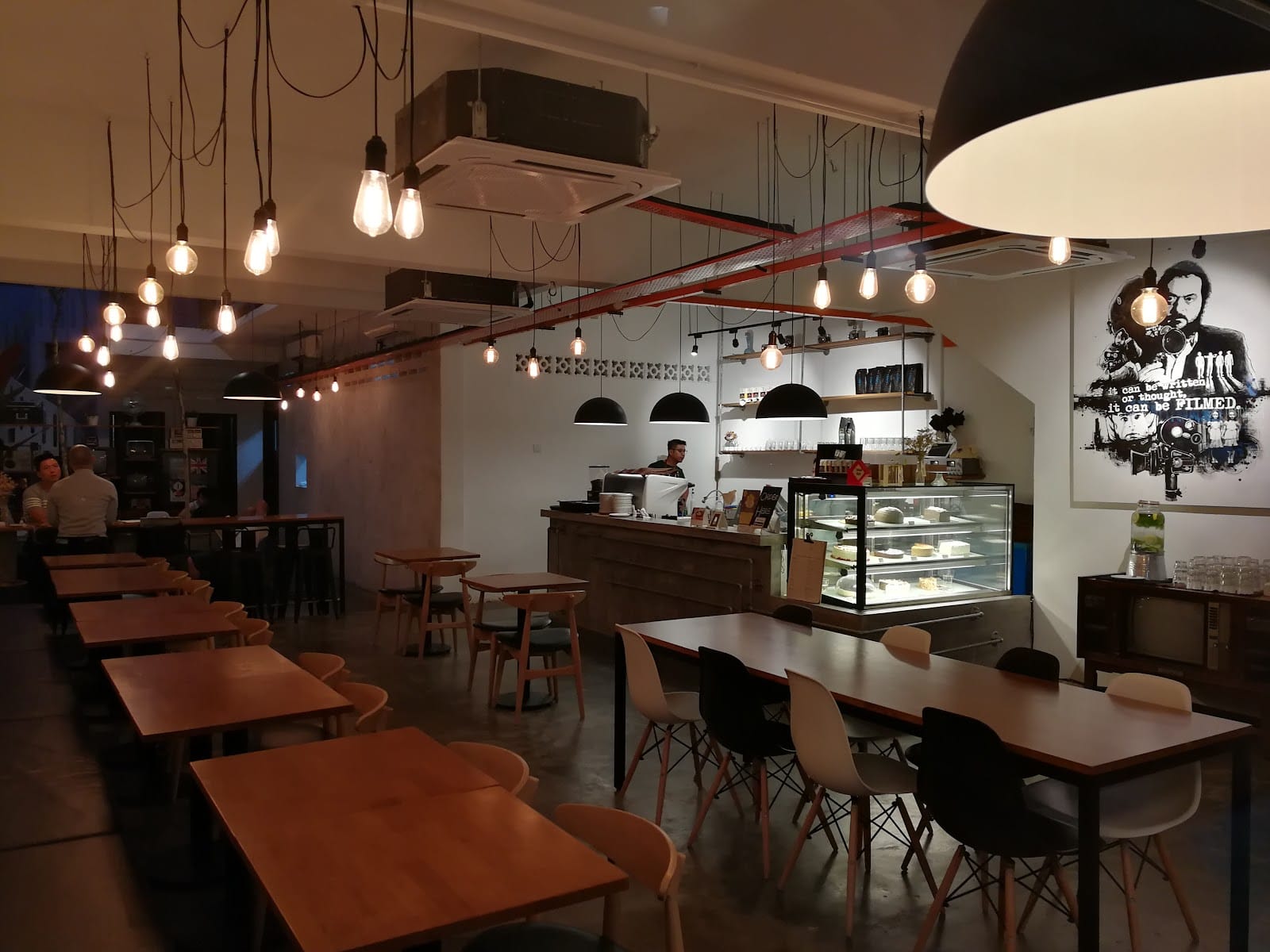 Tujoh Cafe