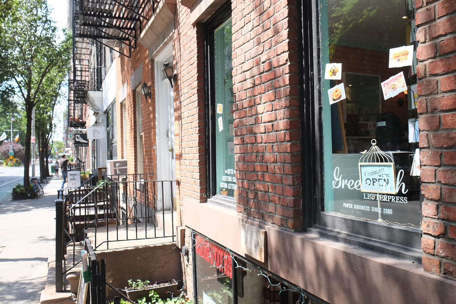 ad hoc collective coffee + shoppe