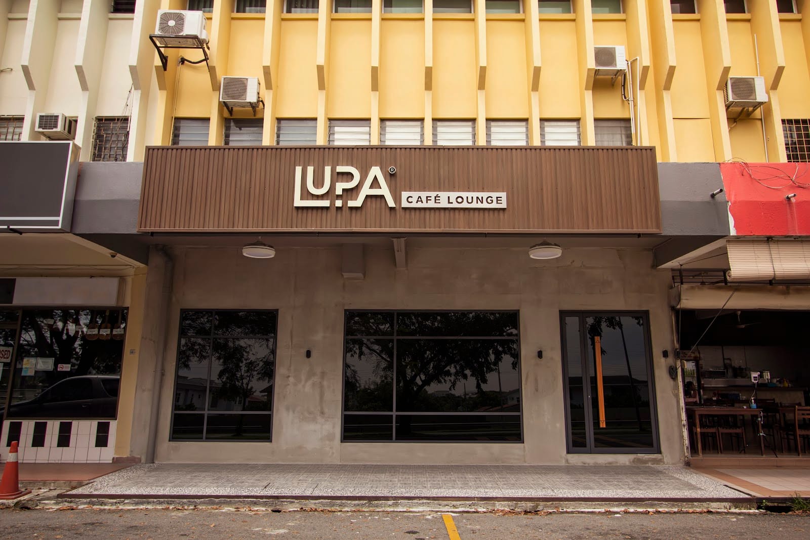 Lupa Cafe Lounge