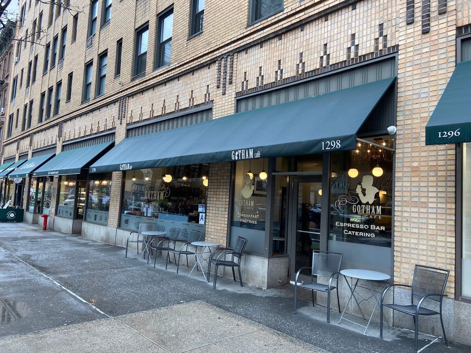 Gotham Café