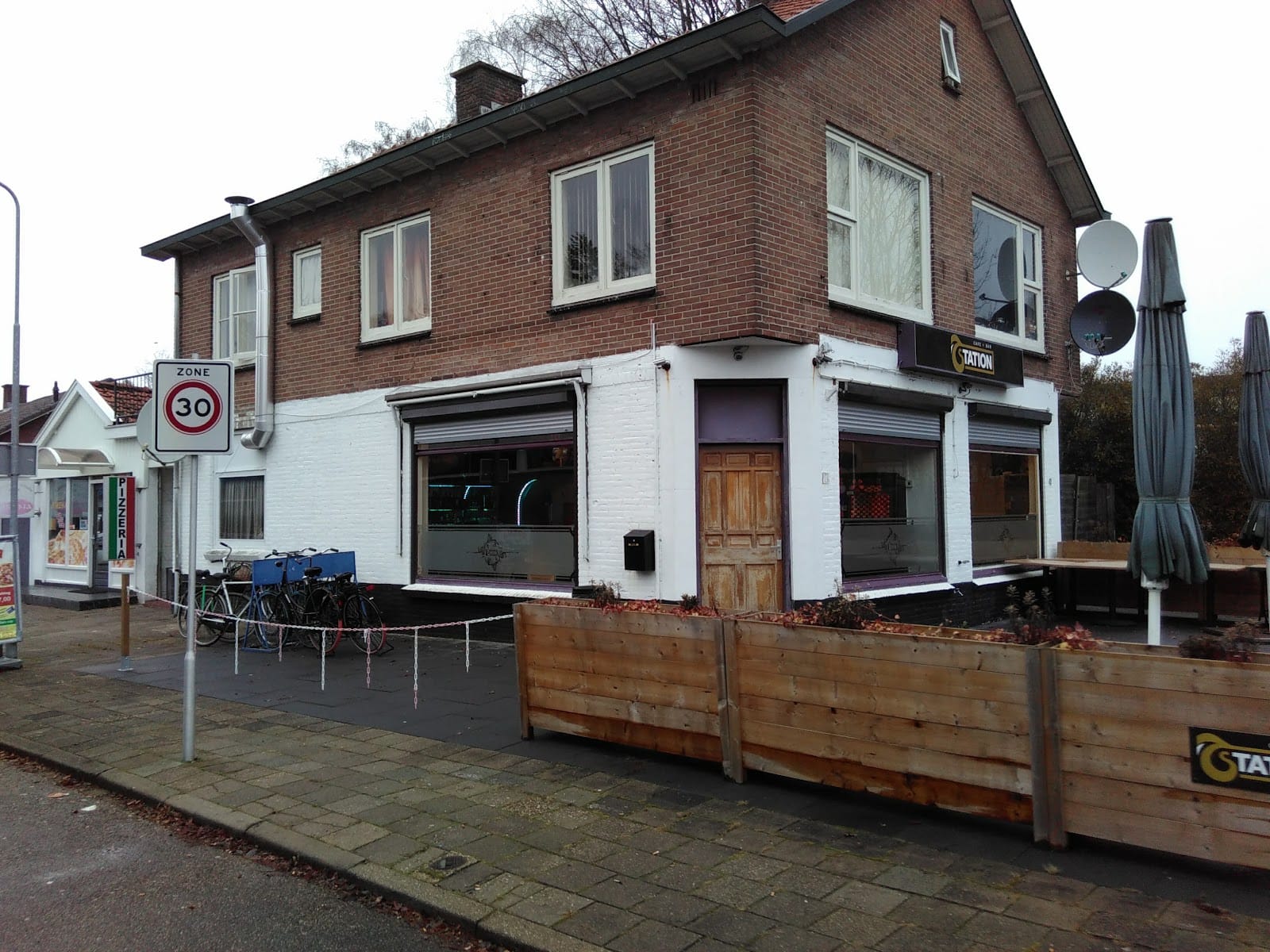 Cafe Bar Station