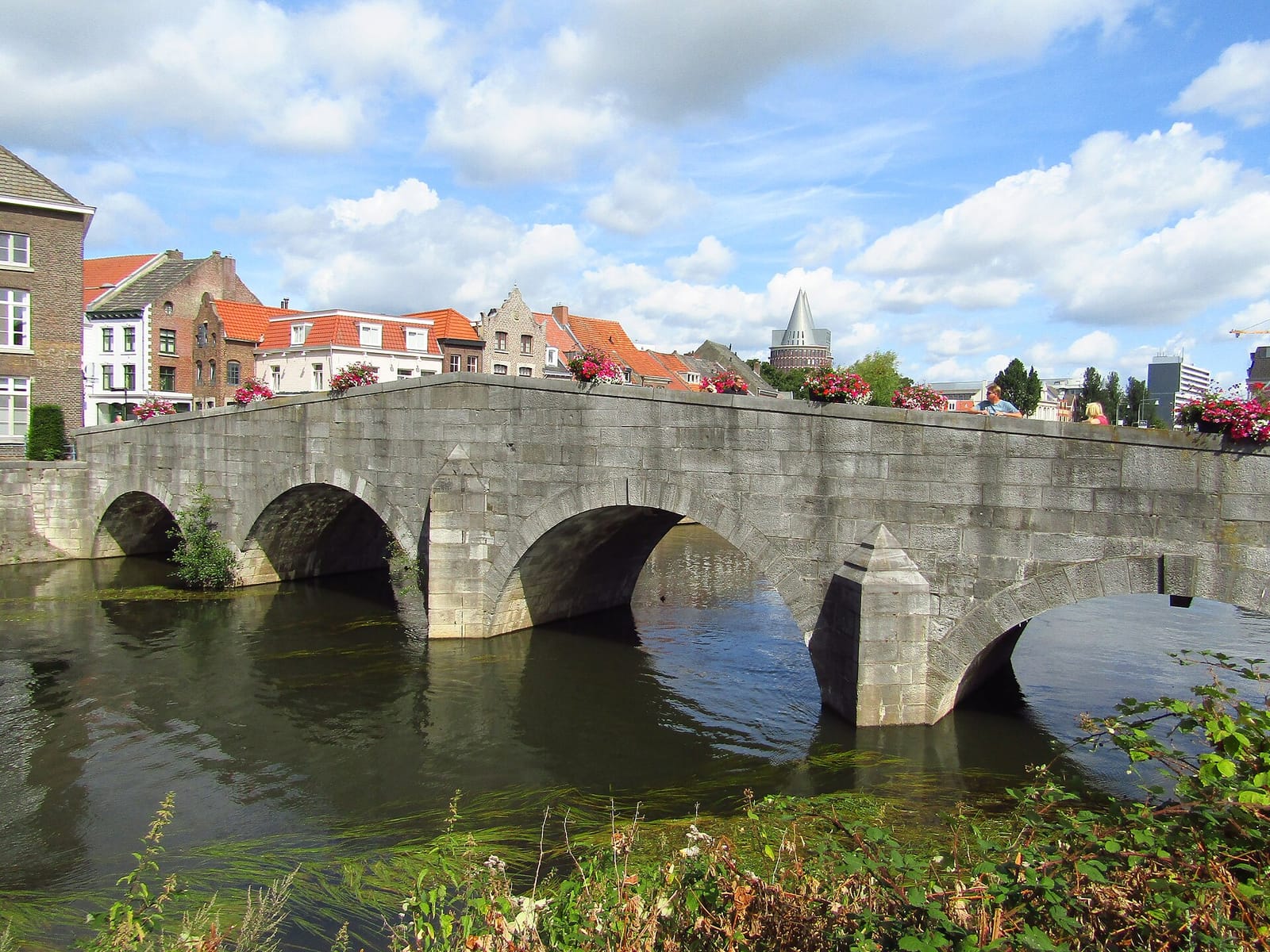 Cafe Du-Pont