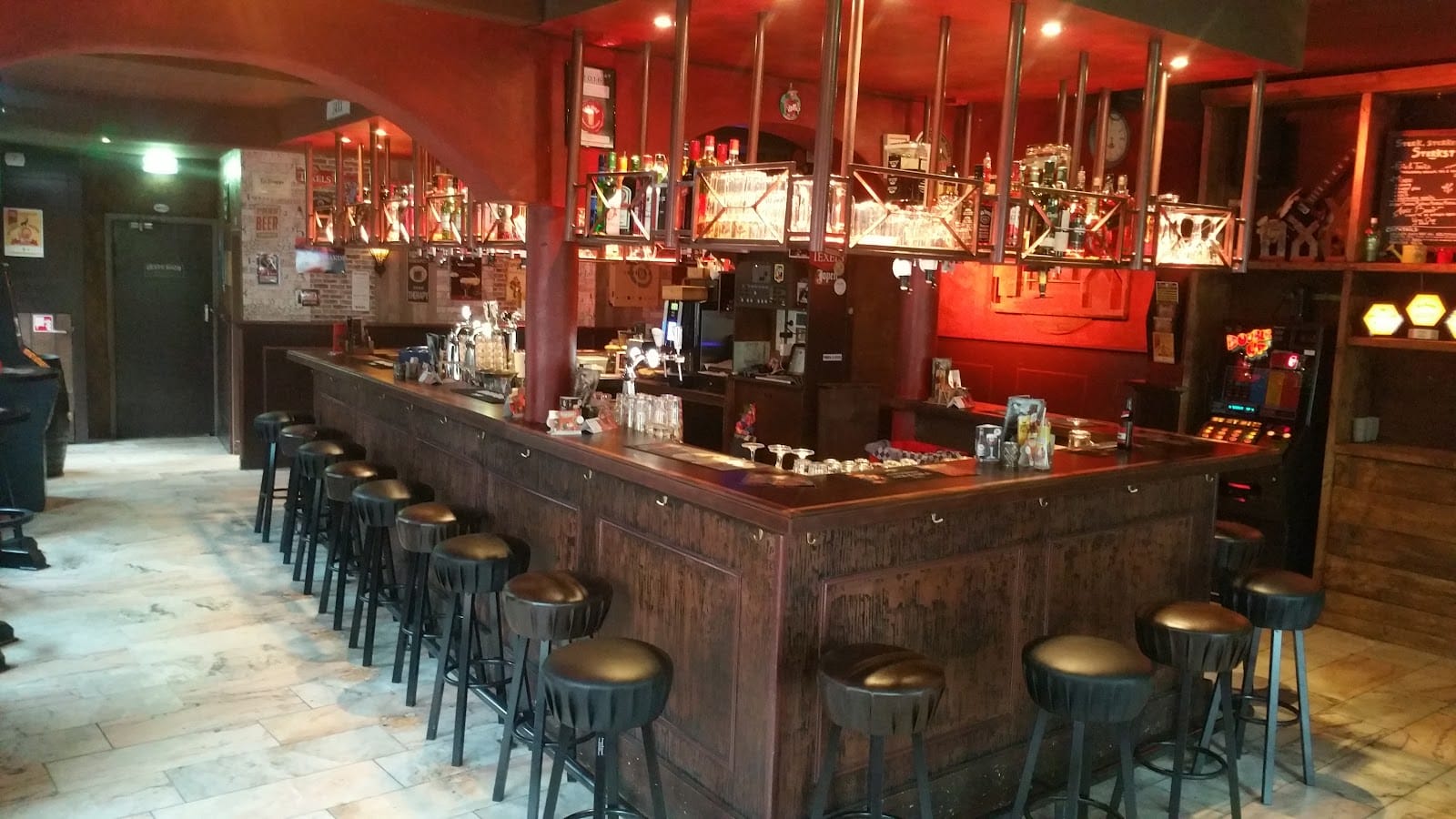 Bruin Café JaxX