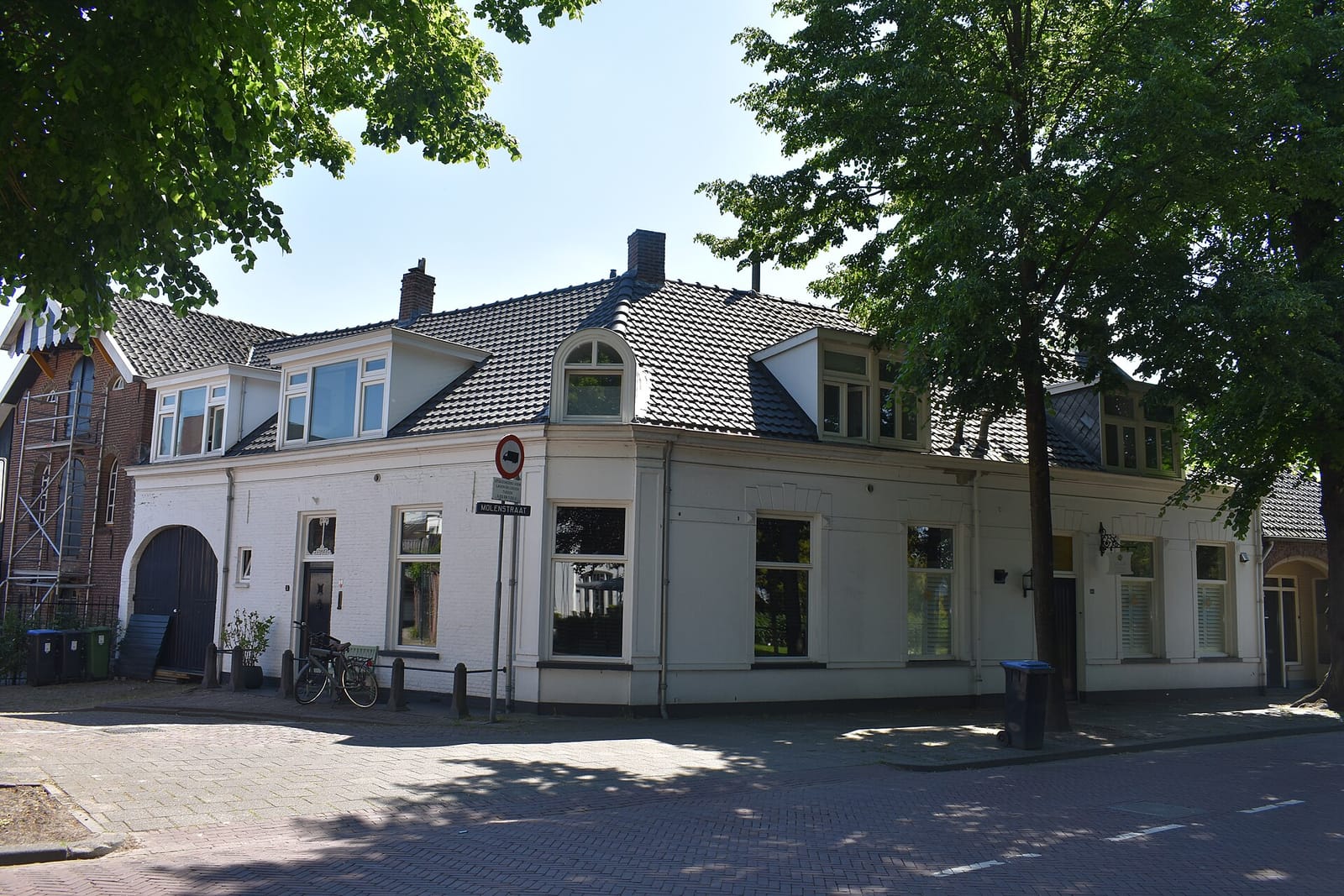 't Stationneke