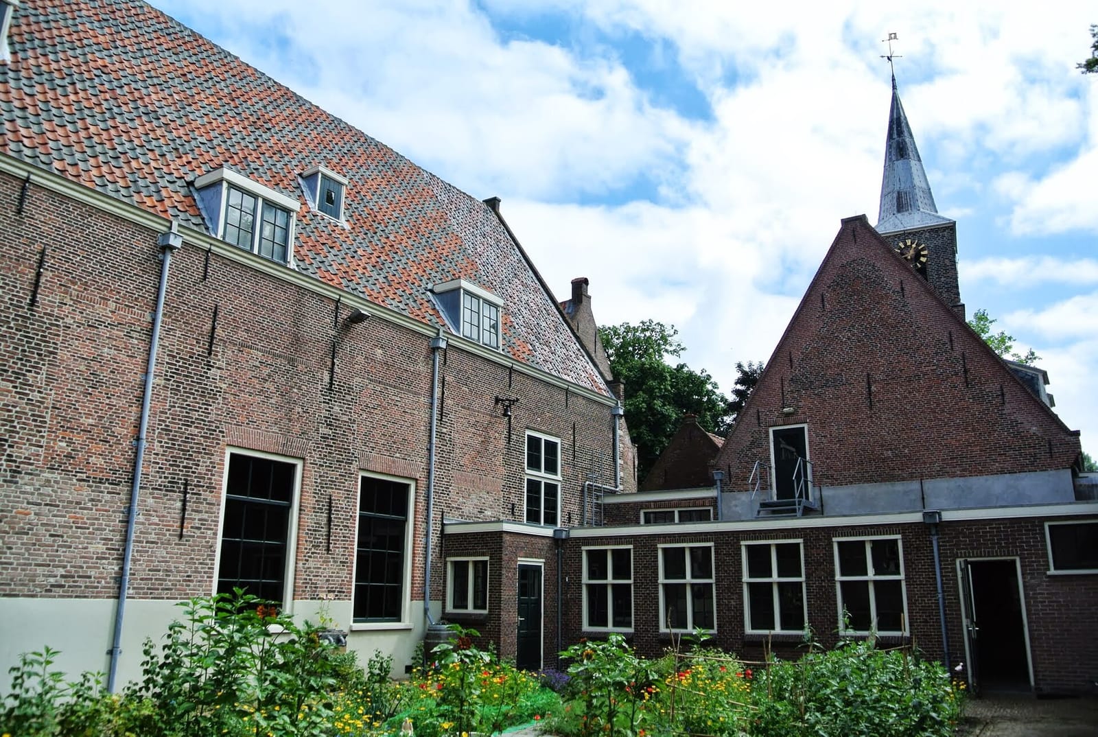 Thuys photo 4