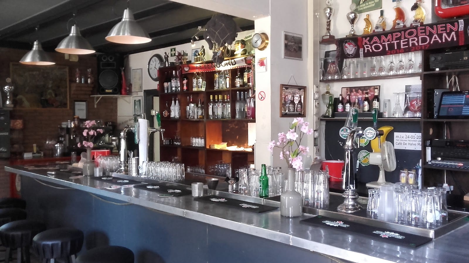 Café De Halve Maan