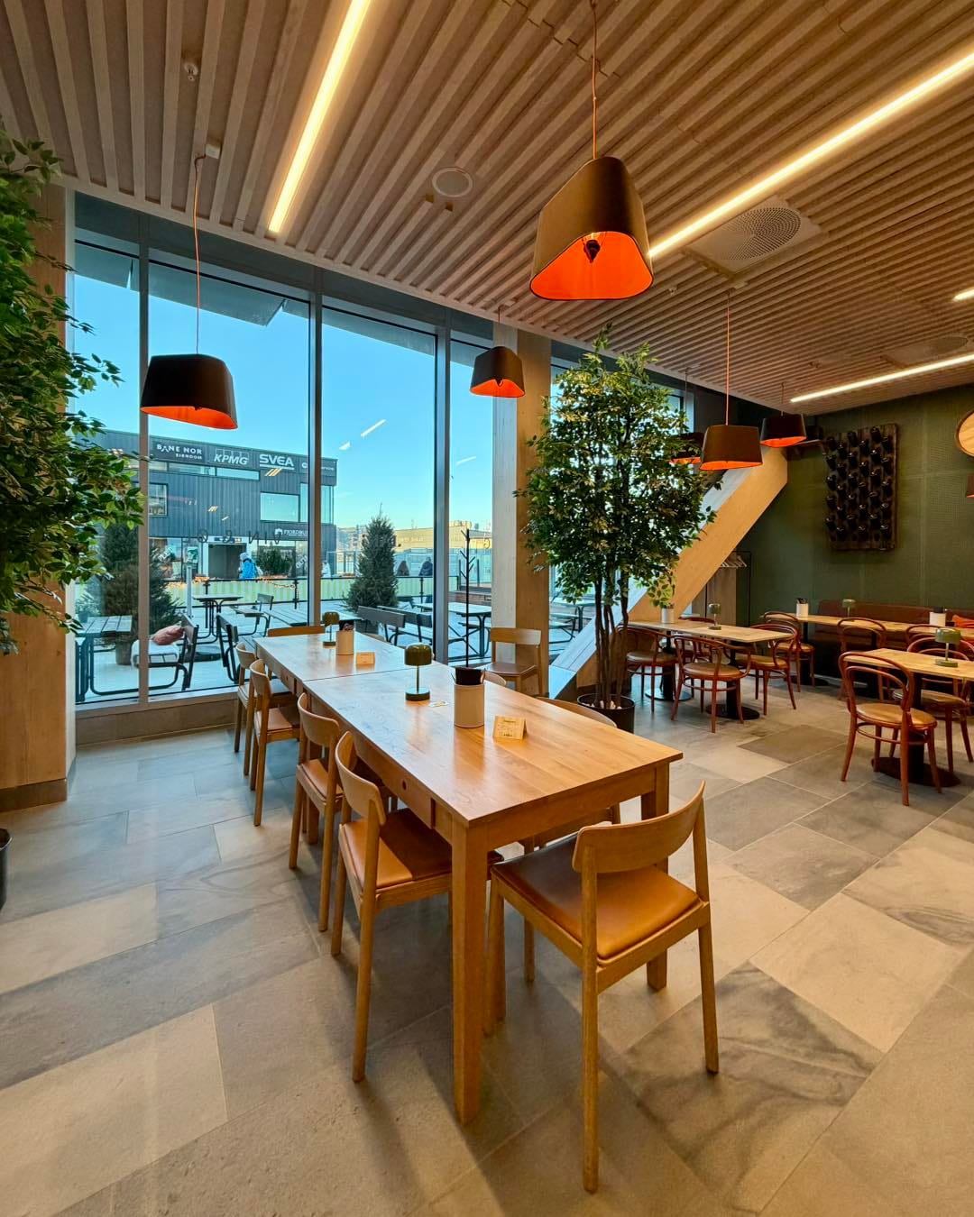 Jaki Bar
