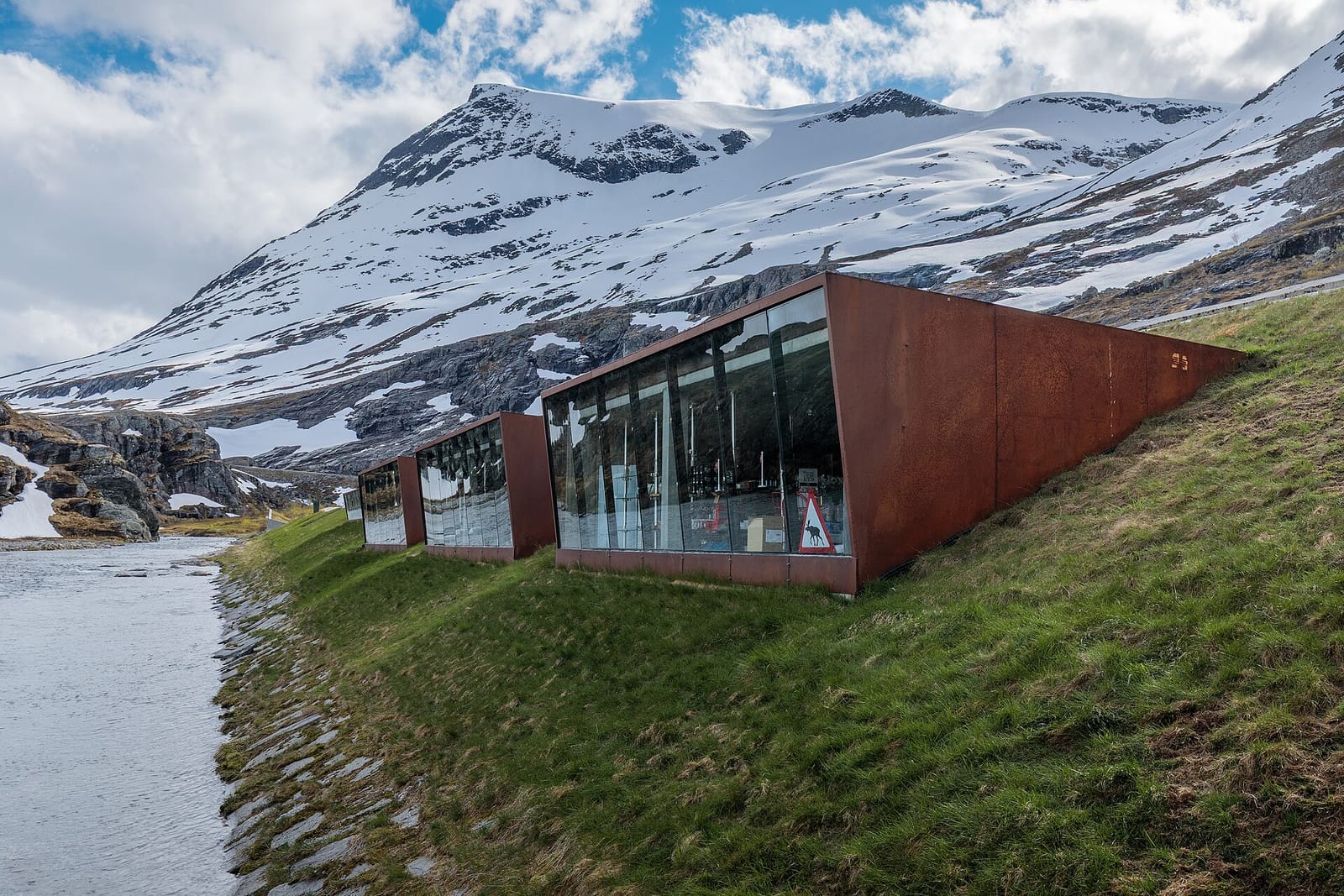 Trollstigen photo 4