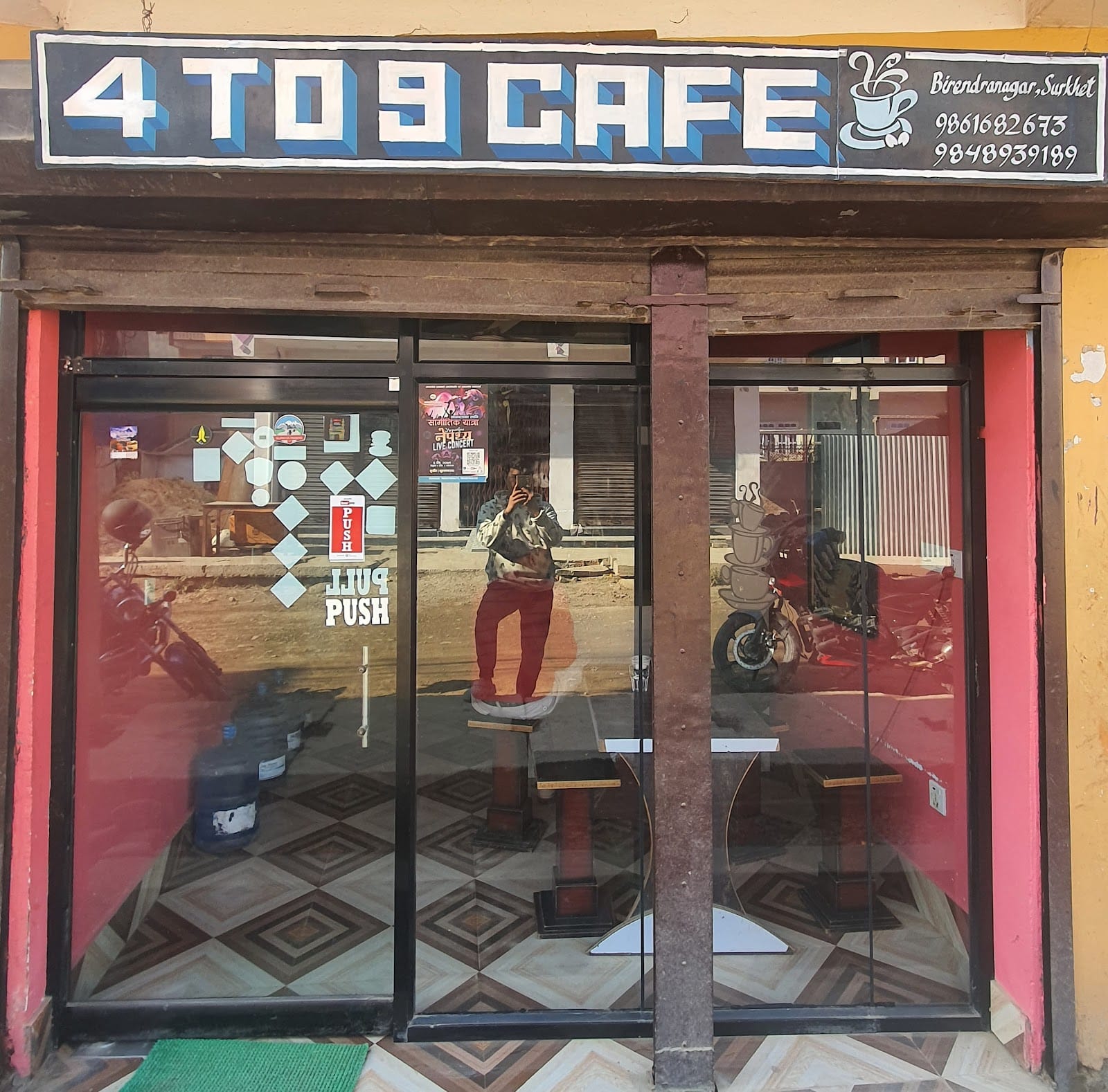 4 To 9 Cafe And Bar