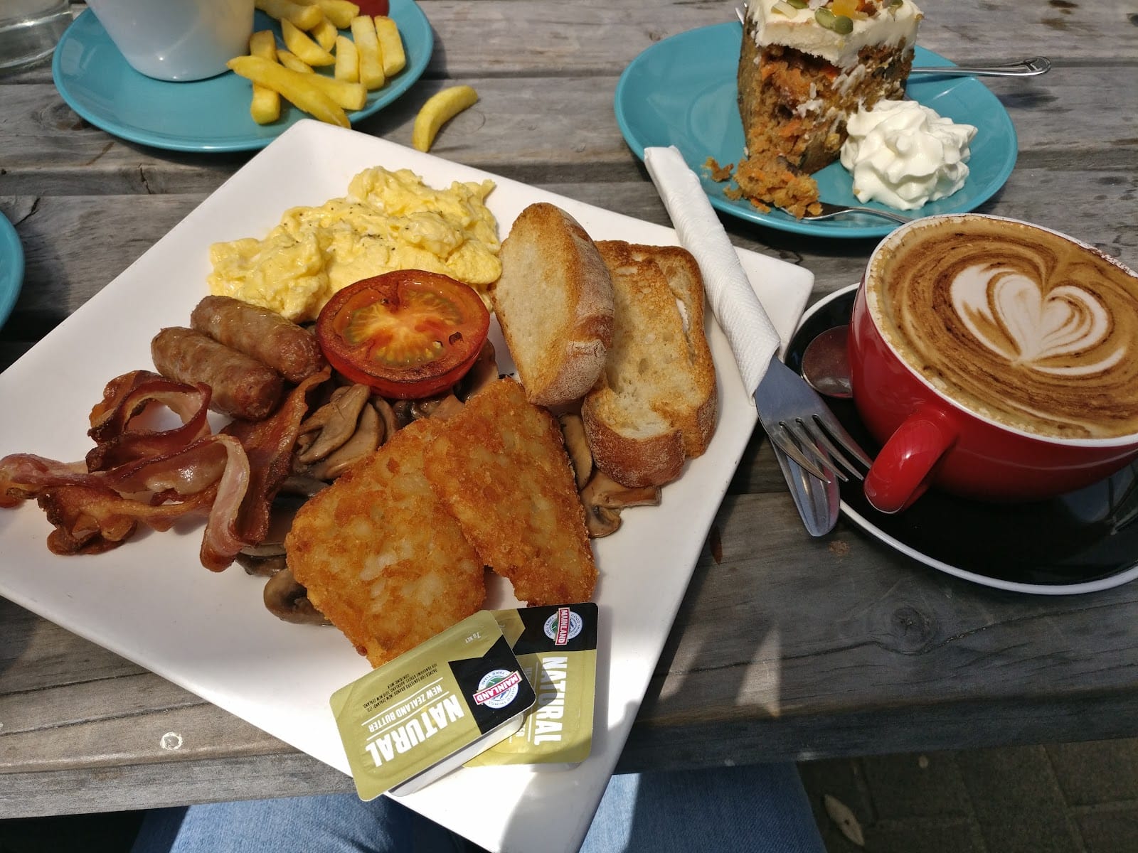 Narrow Neck Beach Cafe