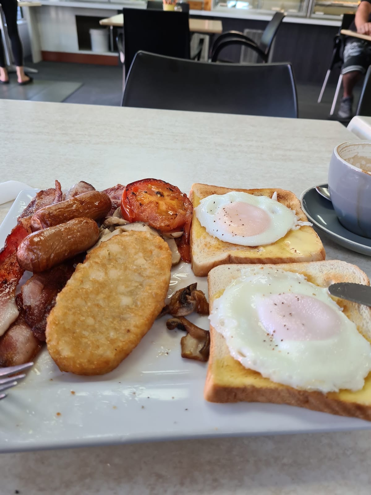 Kelly Cafe & Bakery