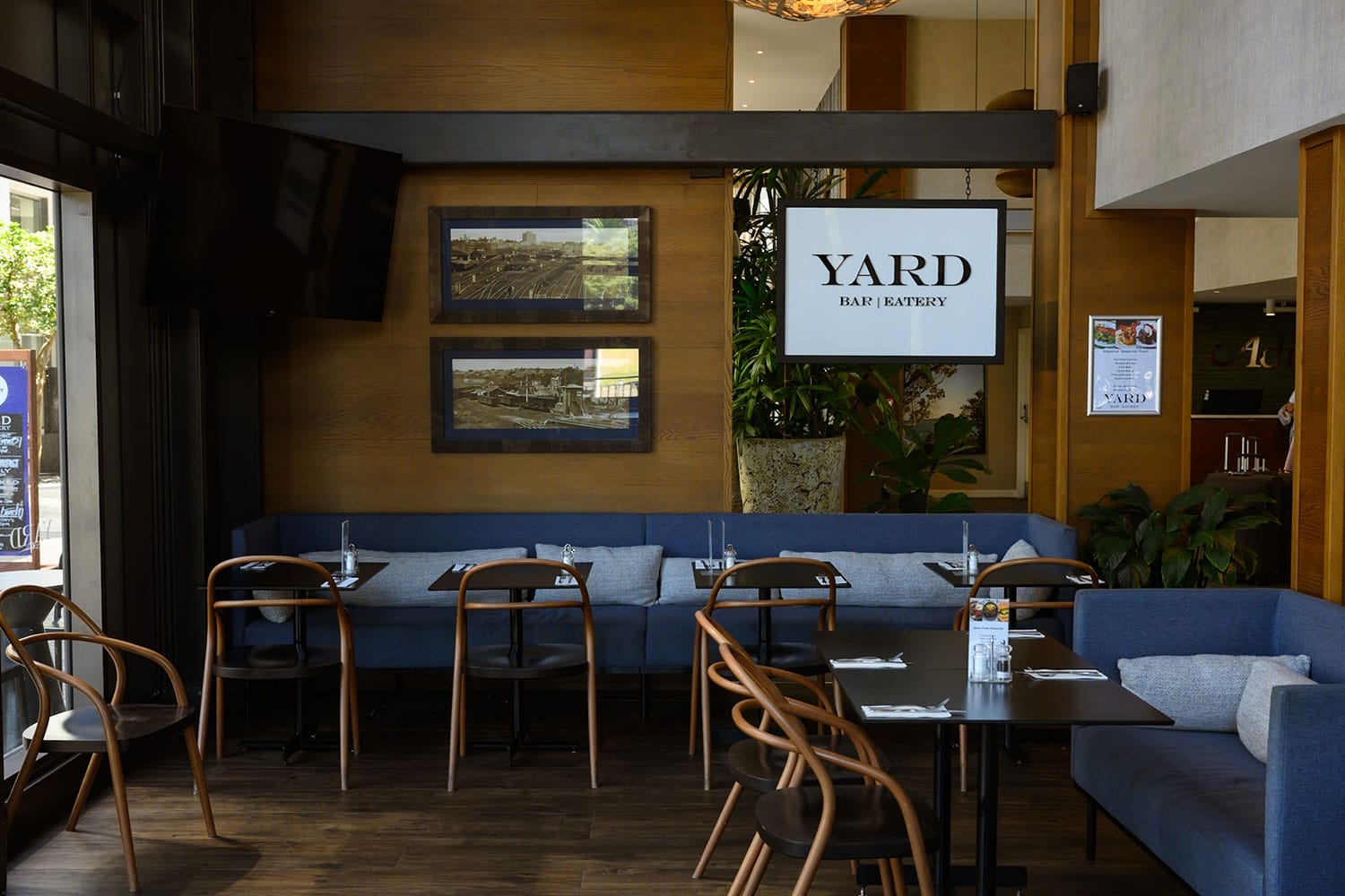 Yard Bar and Eatery photo 3