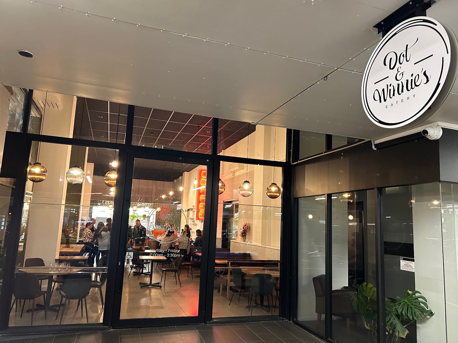 Dot & Winnie’s Eatery