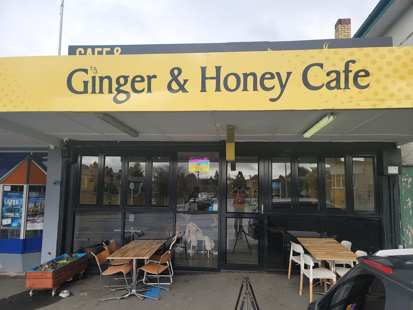 Ginger And Honey Cafe