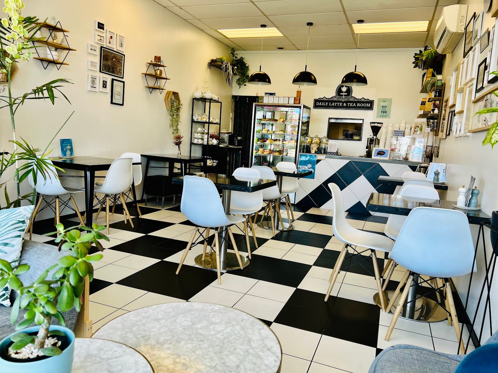 Daily Latte and Tea Room