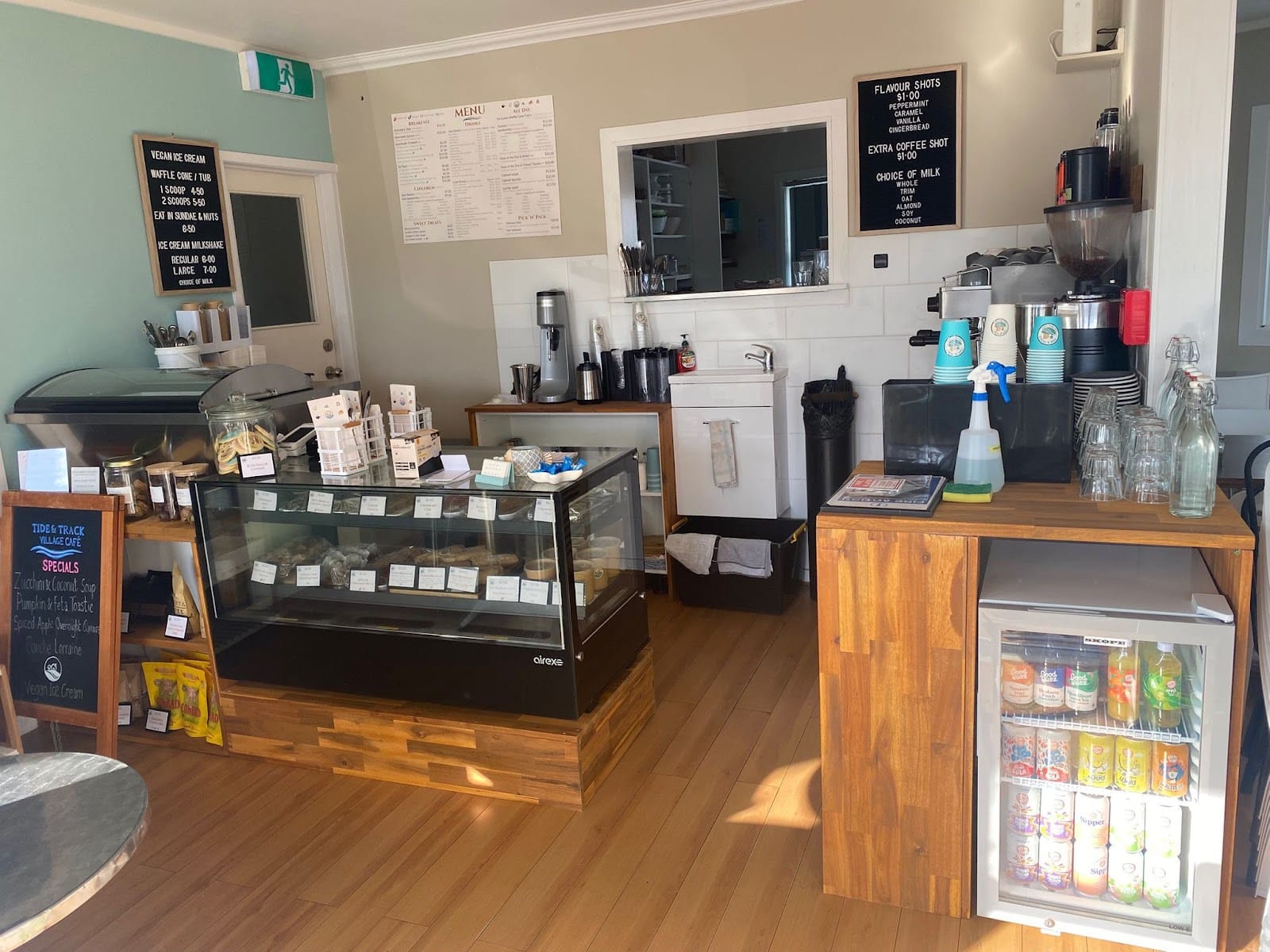 Tide & Track Village Cafe