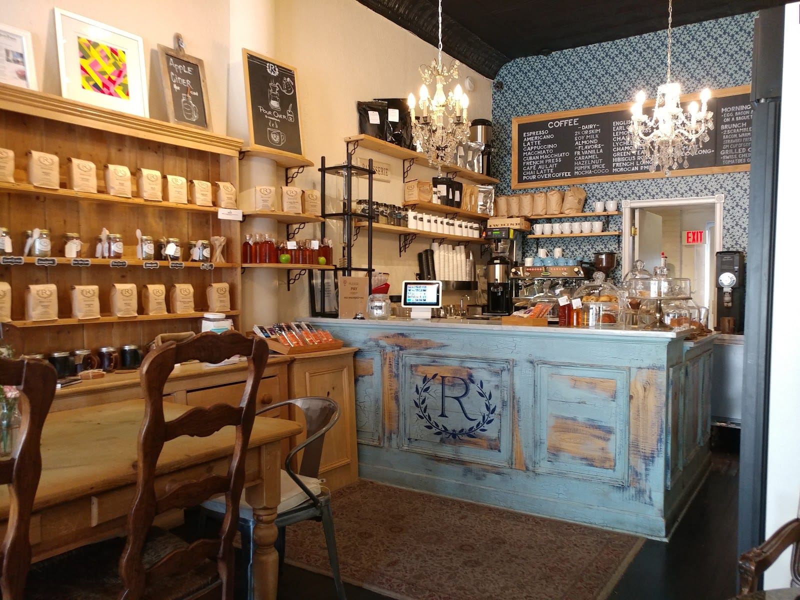 R Cafe & Tea Boutique