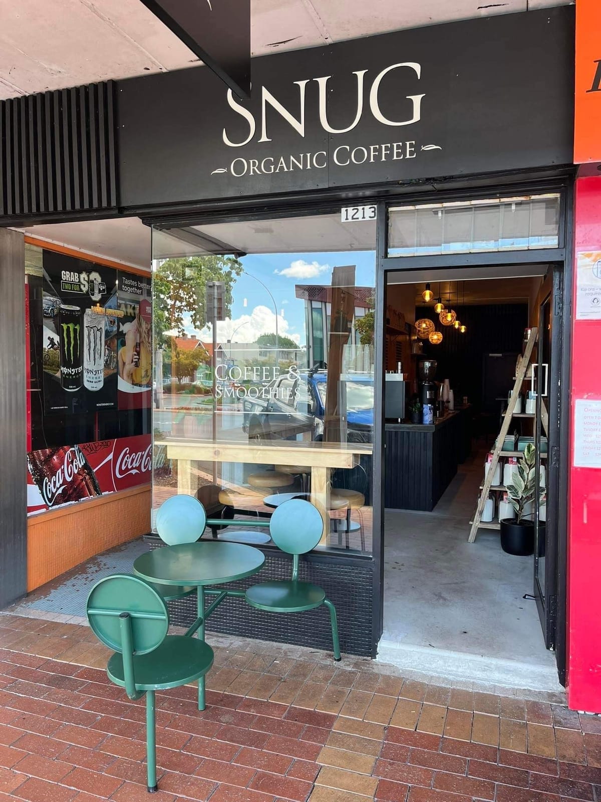 SNUG Coffee & Smoothie Bar
