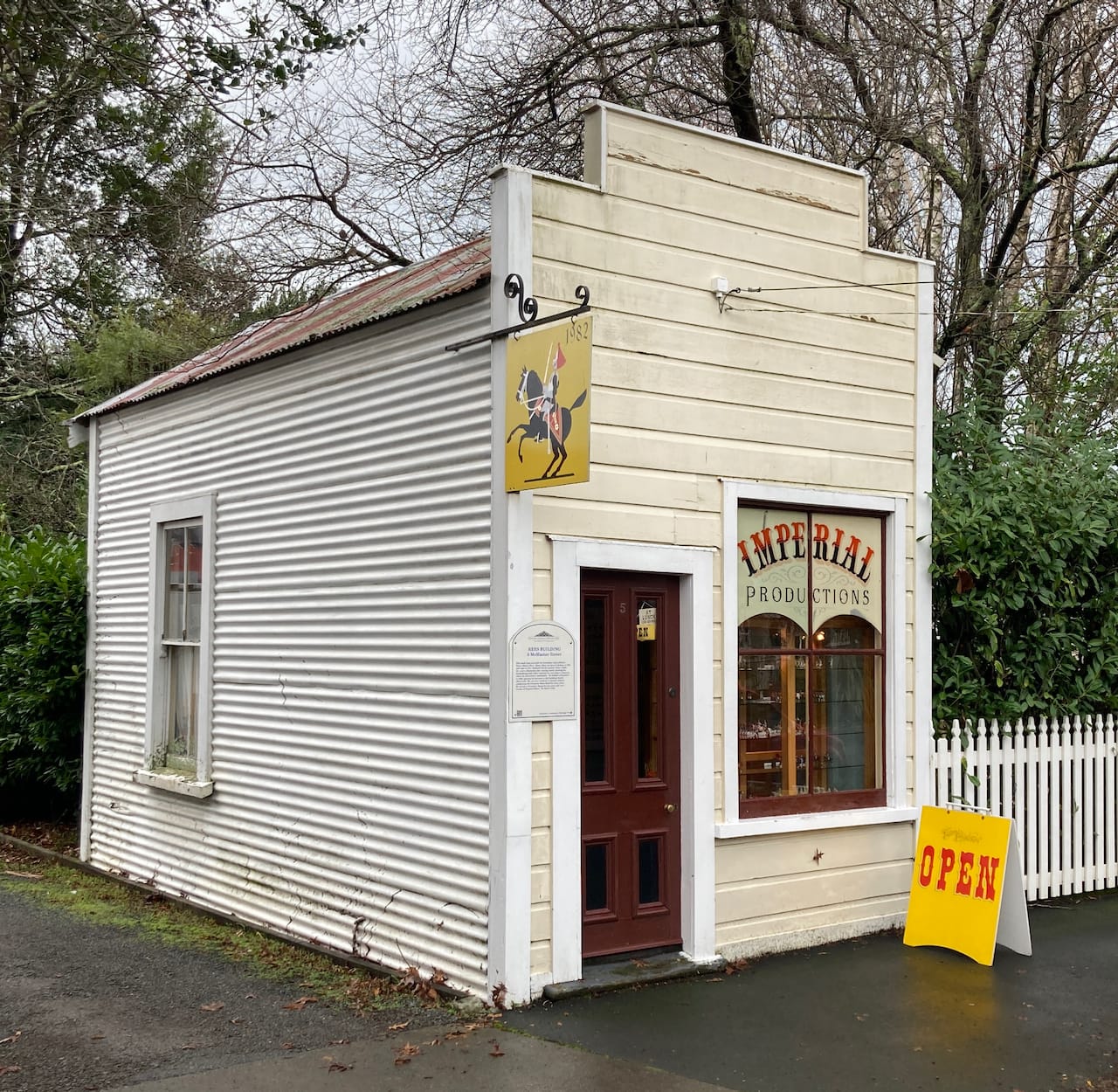 Cahoots Cafe photo 3