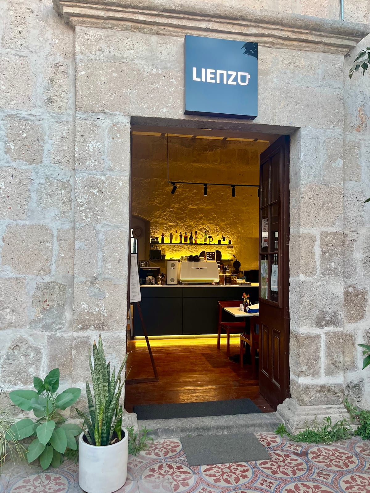 Lienzo Café