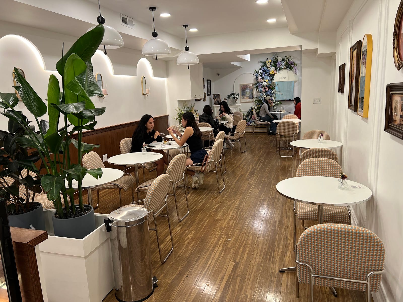 Cafe 2by2