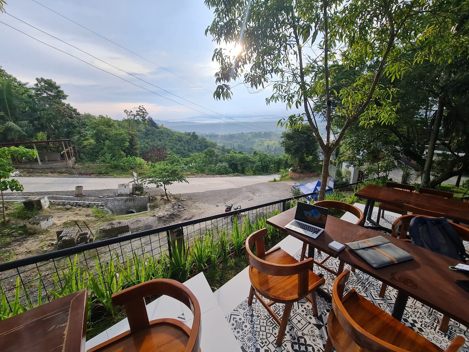 Bluetail Cafe