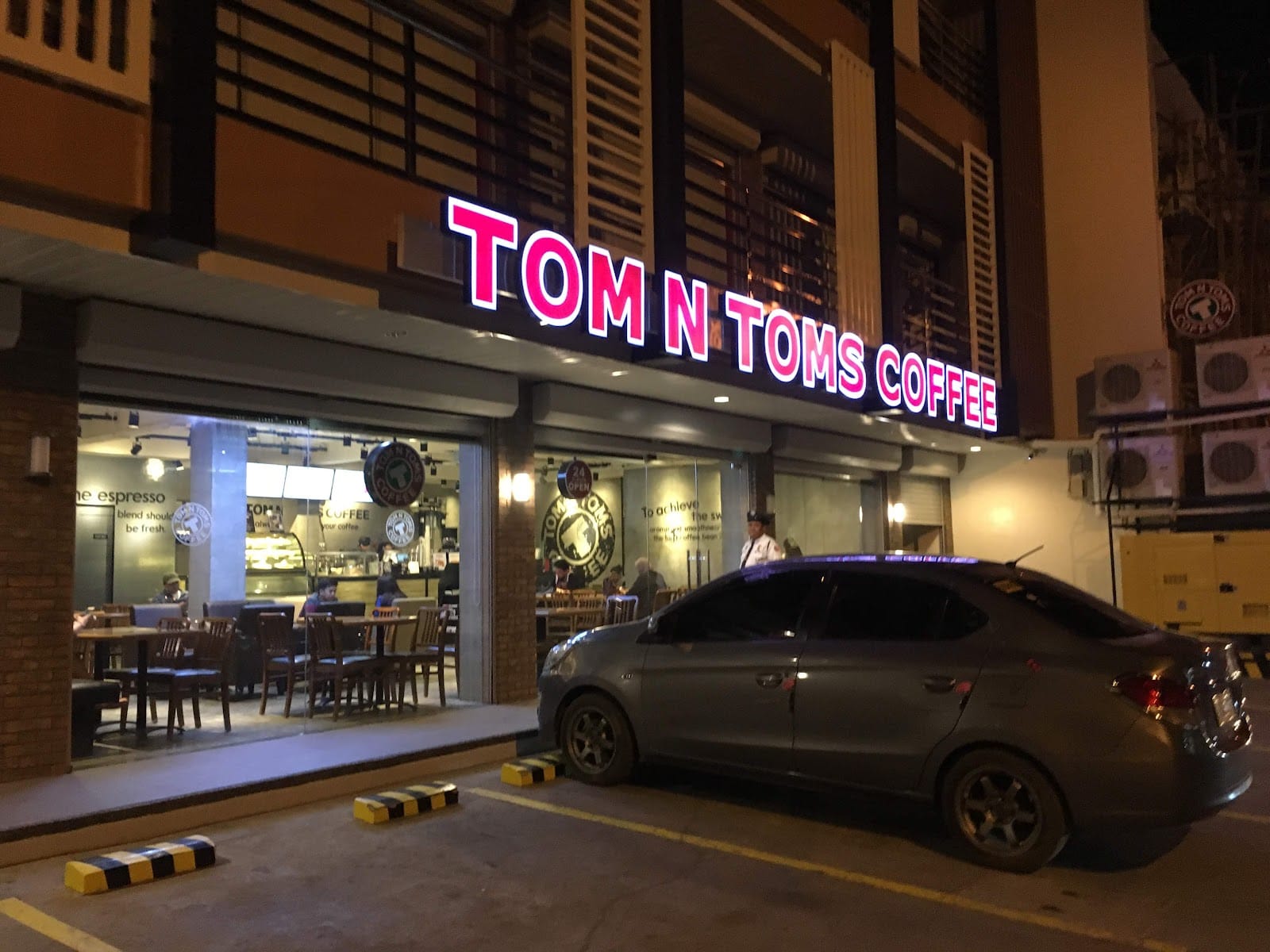 Tom N Toms