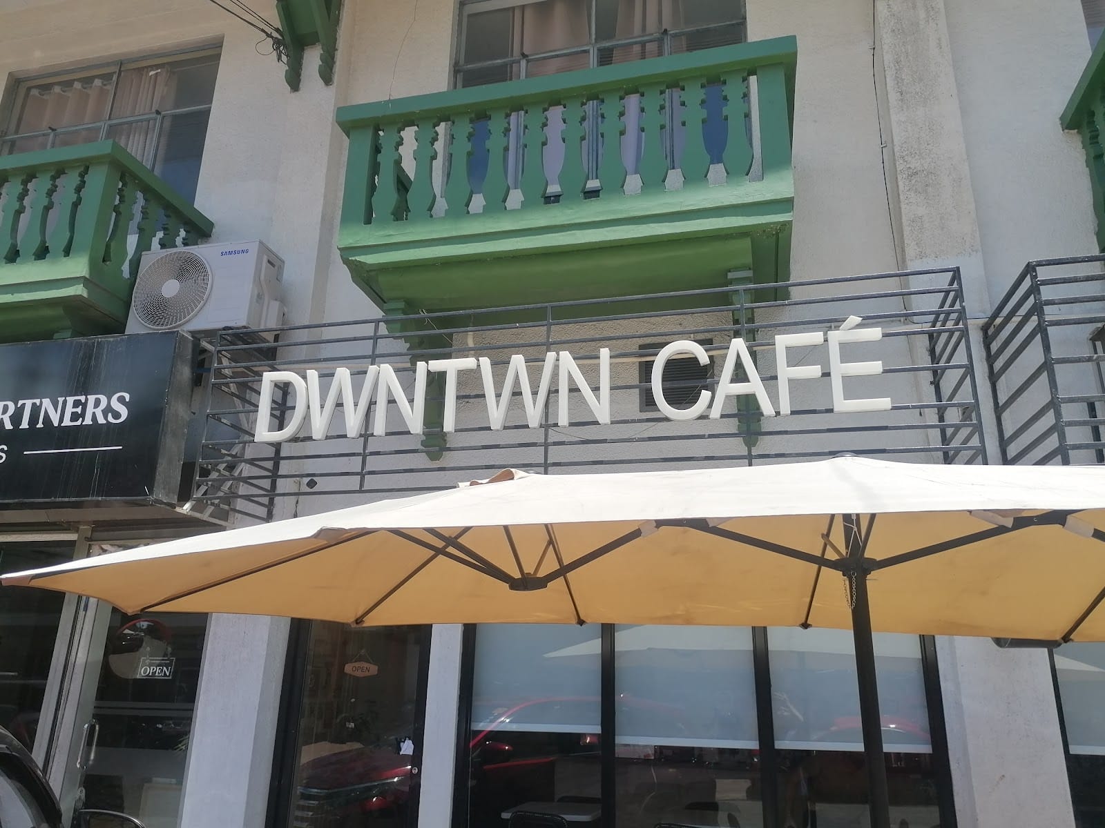 Dwntwn Café