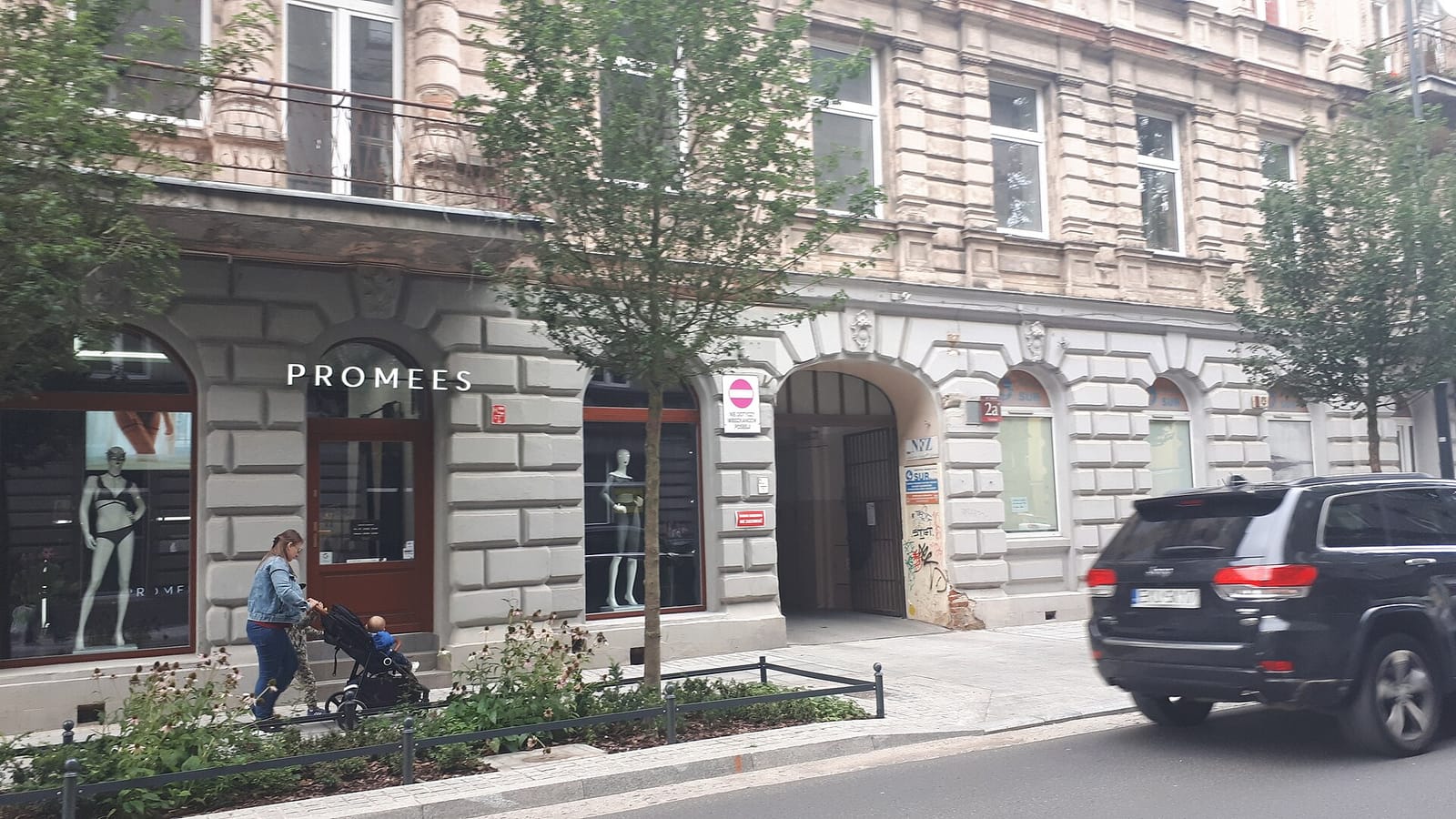 Caffe przy ulicy photo 4
