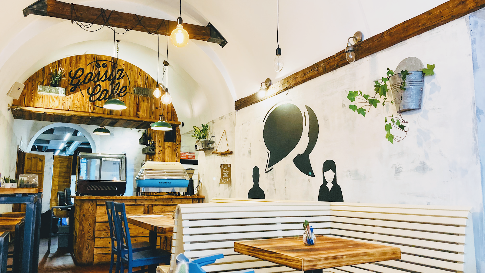 Gossip Cafe