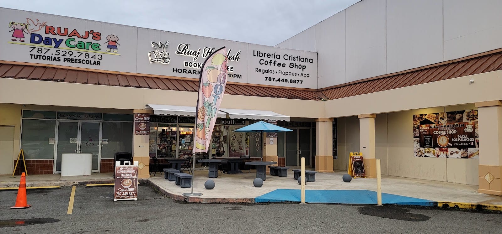 Ruaj Hakodesh Books & Coffee