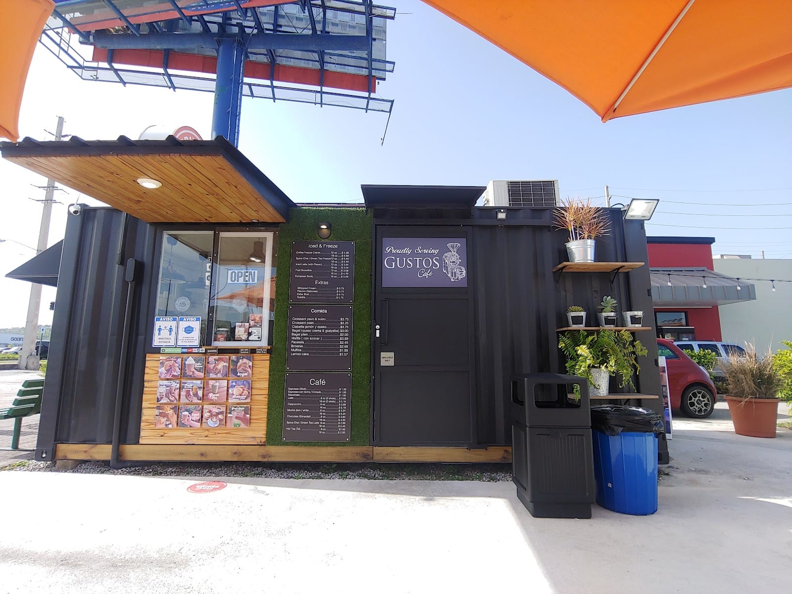 Friend's café
