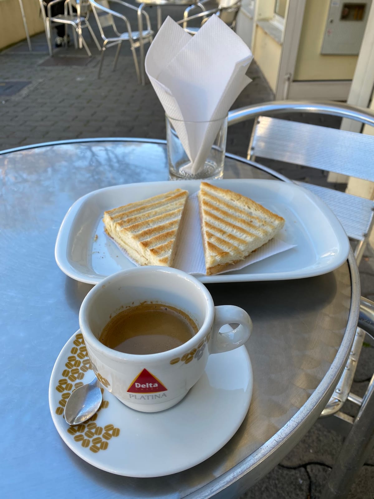 Madalenas Café