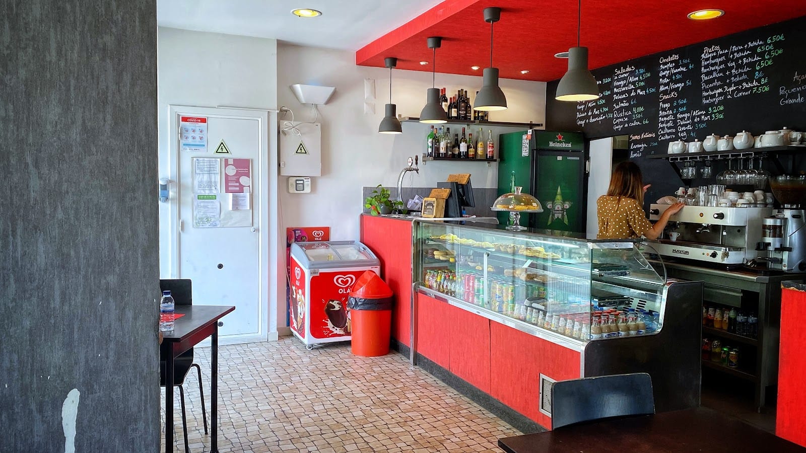 Corner Lounge