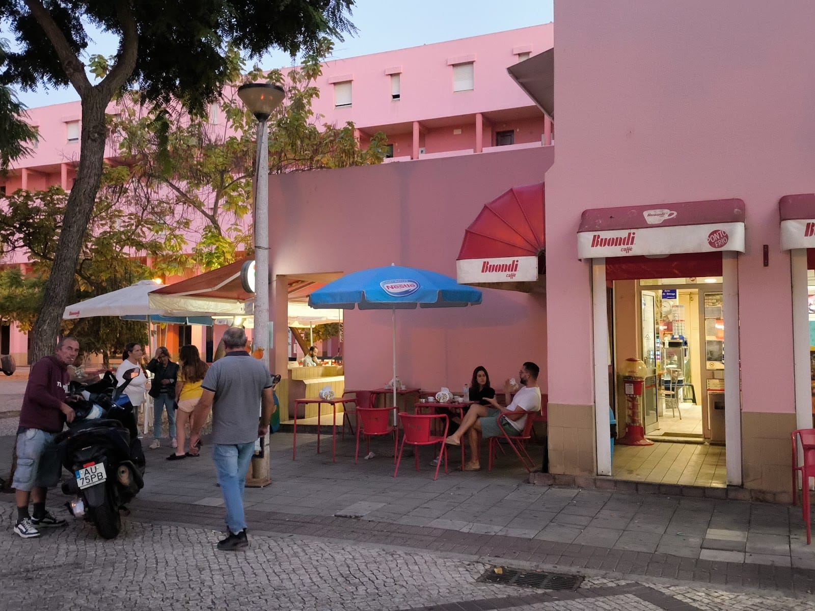 Ponto Frio (Café do Lima)