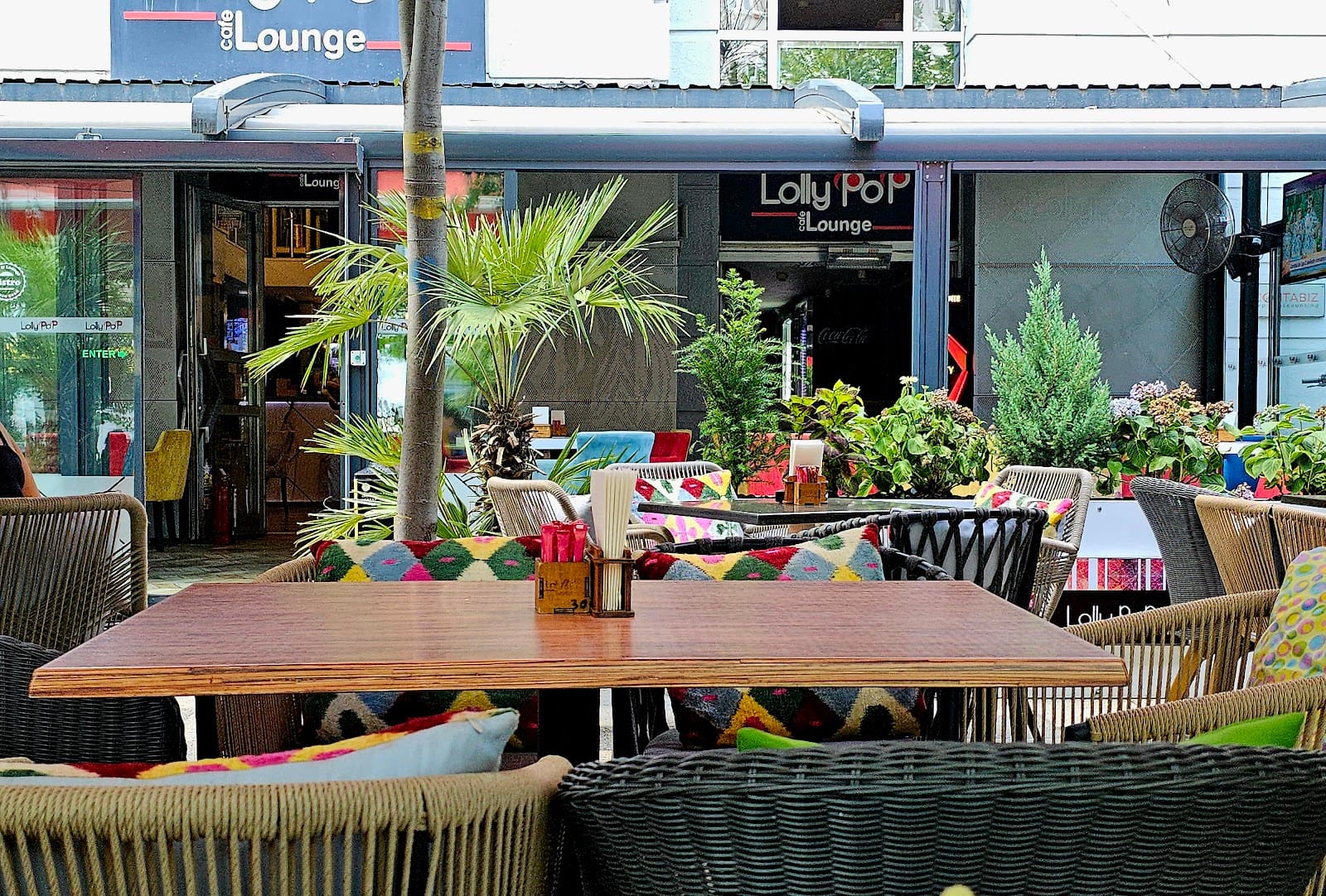 Lolly Pop Lounge Cafe